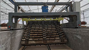 選擇有機(jī)肥發(fā)酵設(shè)備翻拋機(jī)廠家時(shí)要注意以下幾點(diǎn)